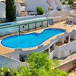 Bellavista Piscine Apartman